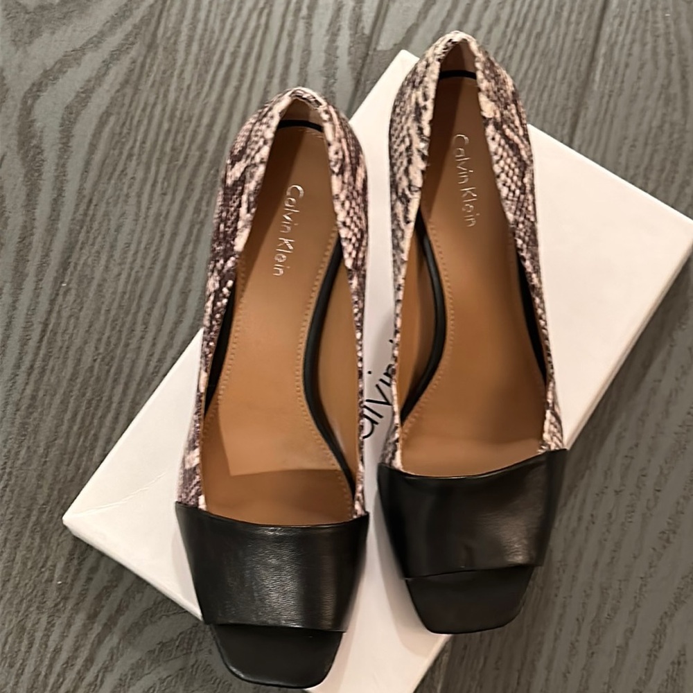 Calvin Klein leather “Snake “ High Heels  👠 - Like New